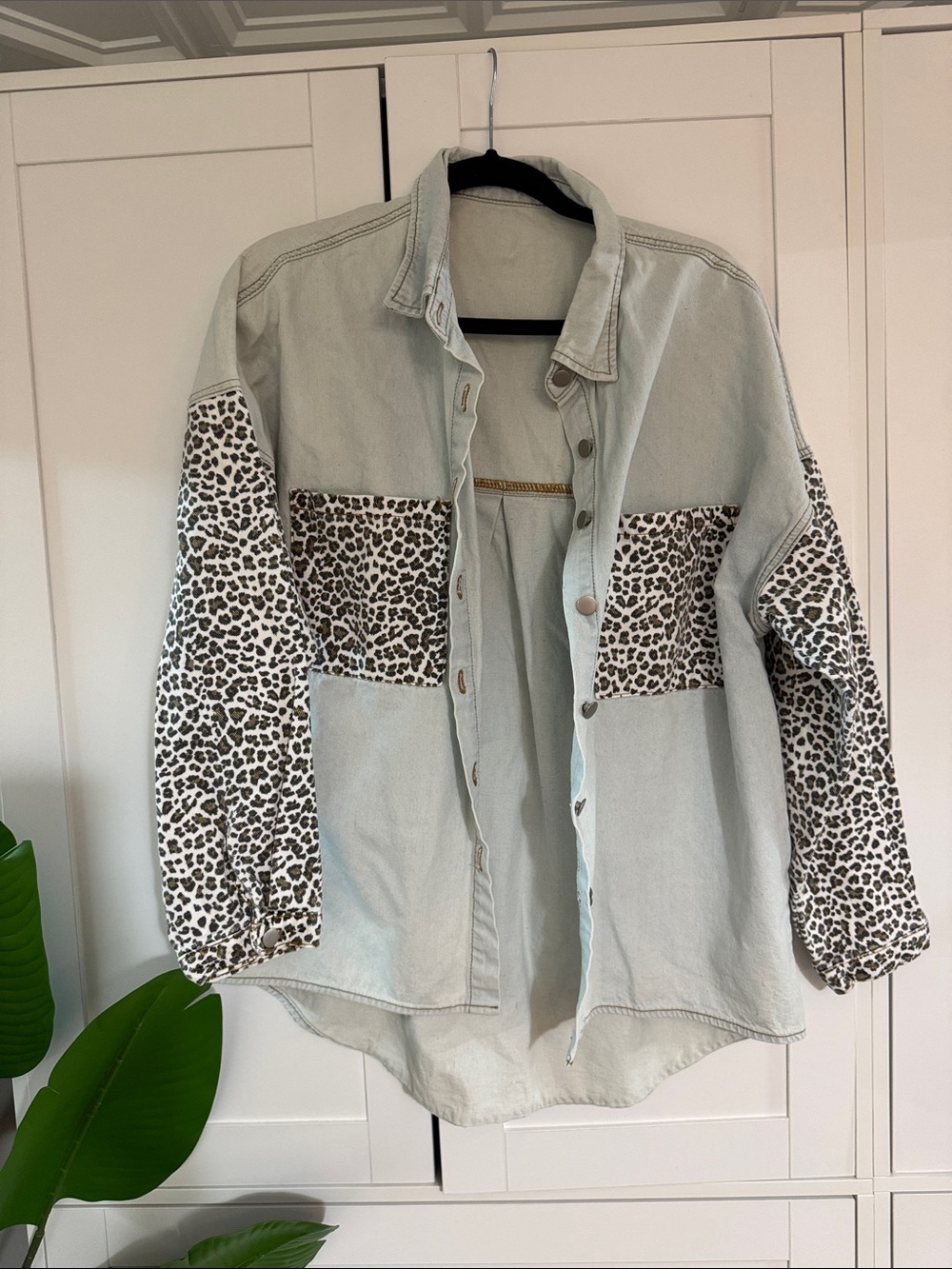 Women's Light Sage Button-Down Shirt Jacket with Leopard Panels